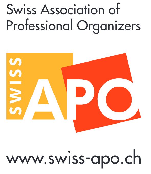 Logo farbig mit URL Swiss APO